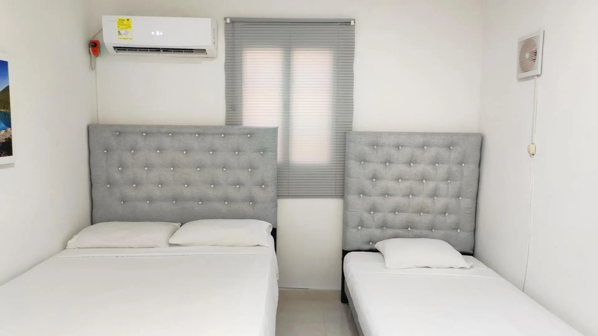 Apartamento Ana Ciudad Amurallada contacts